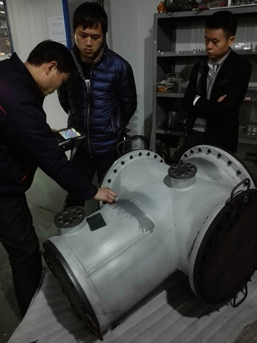 客戶檢查我公司GIS殼體超聲波探傷。